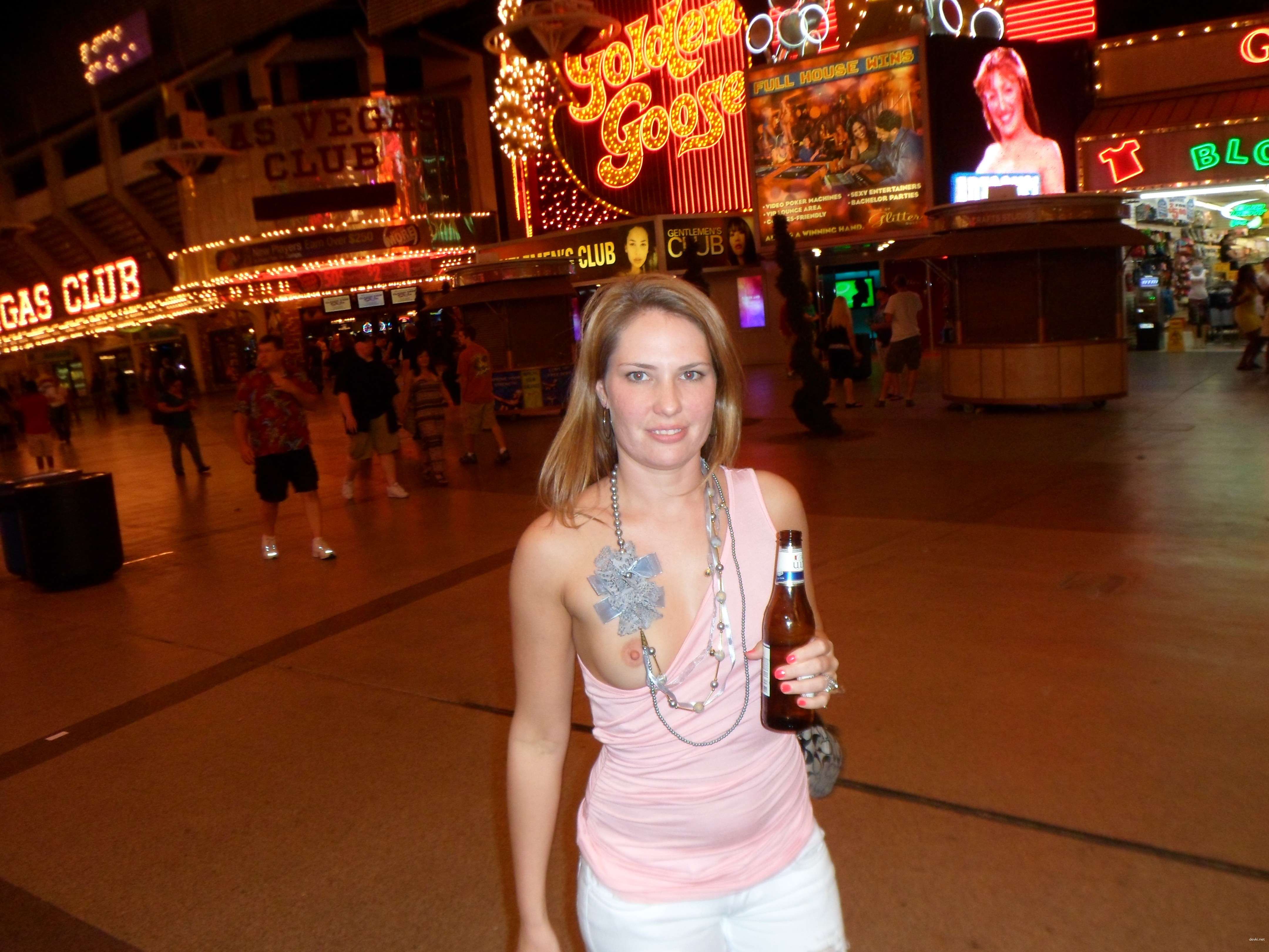 Girl flaunts her assets in public - Amateur porn pic