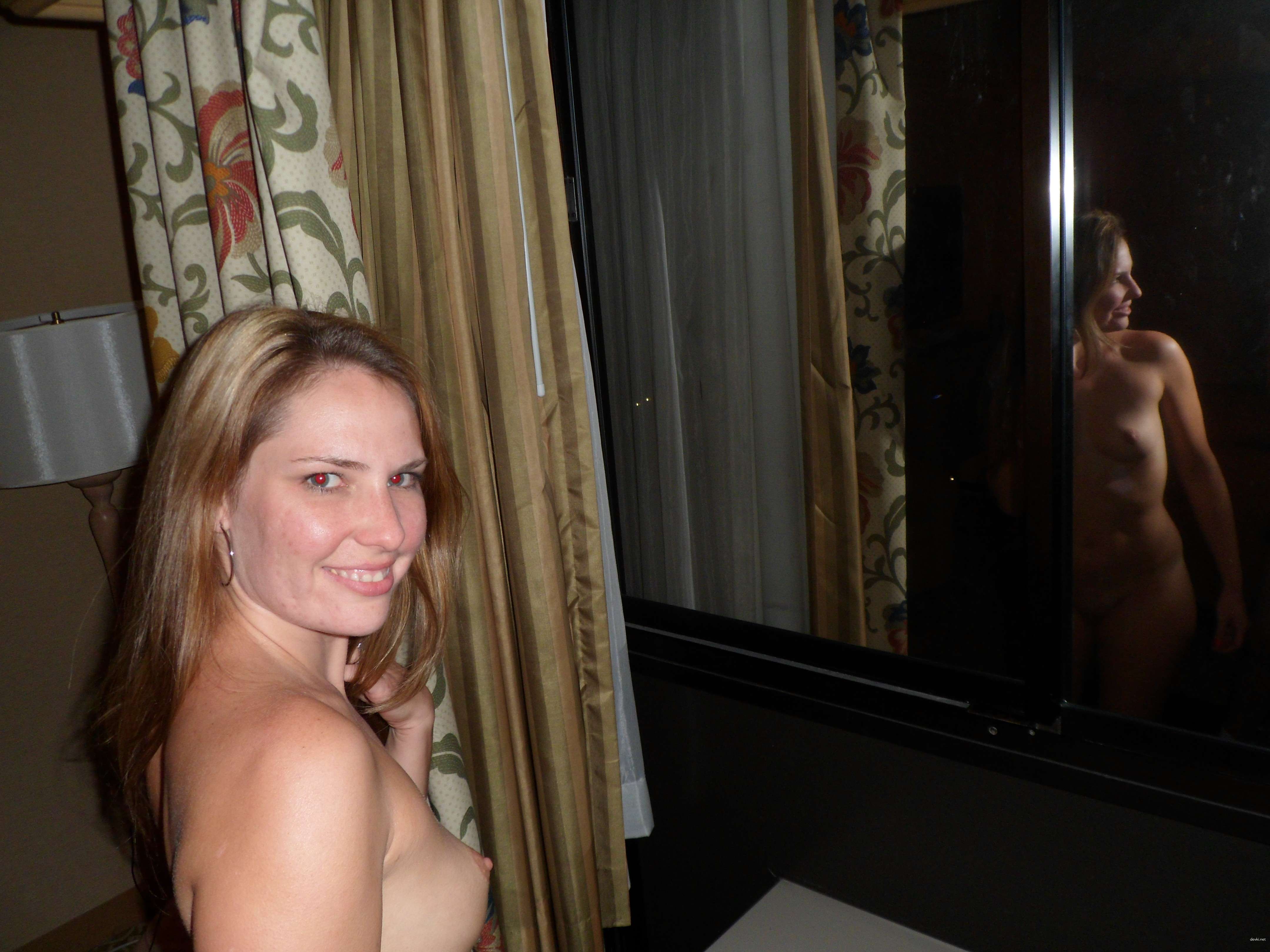 Girl flaunts her assets in public - Amateur porn pic