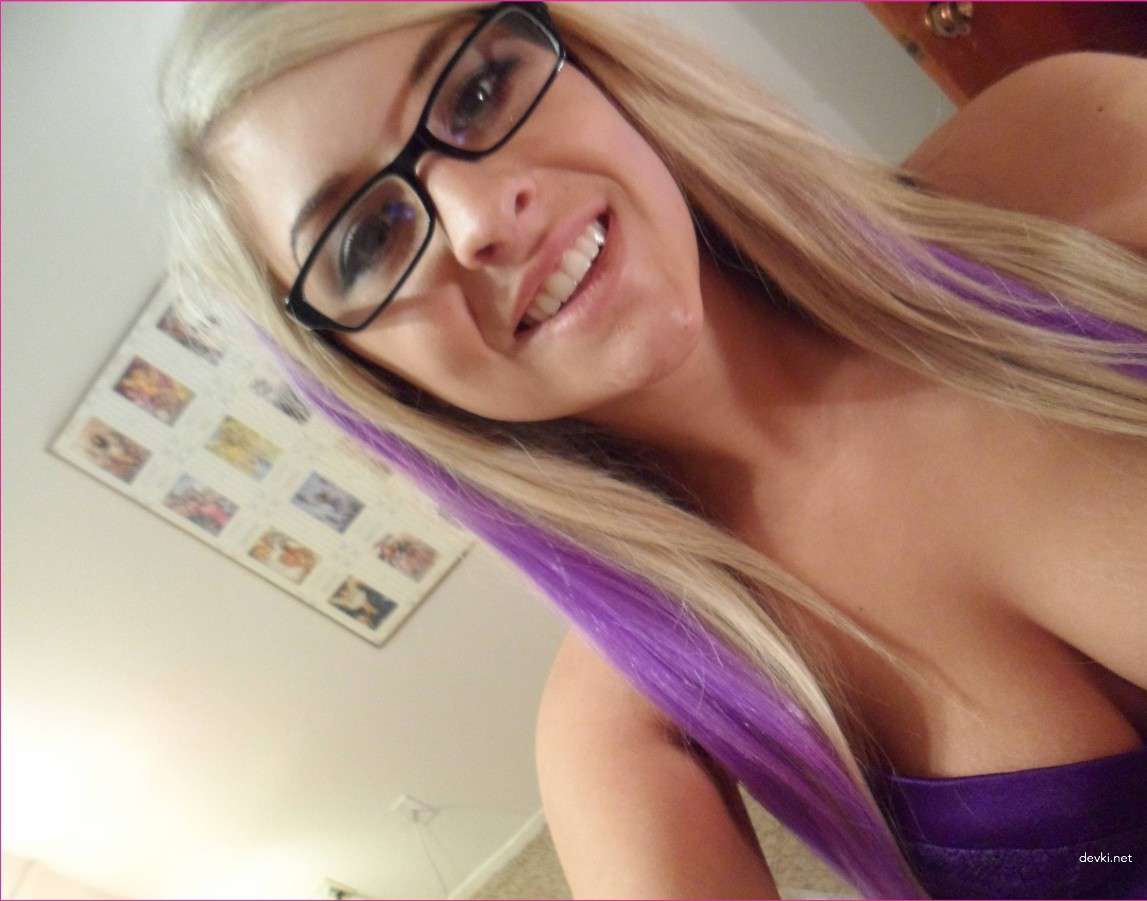 Hot Blonde's Explicit Amateur Porn Fun - Naughty XXX Photos