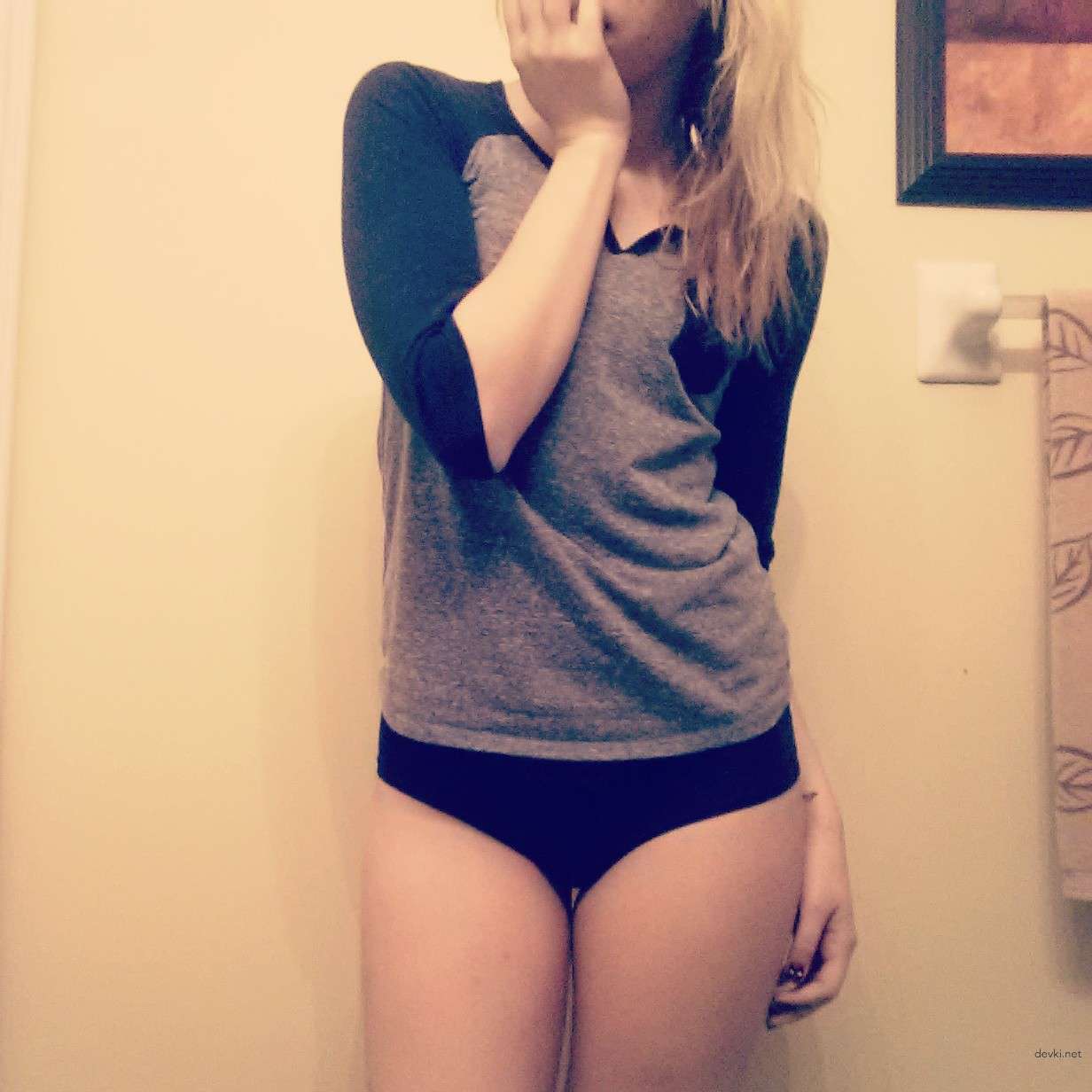 Hot Amateur Ass Selfie - Explicit Booty Photo Shoot