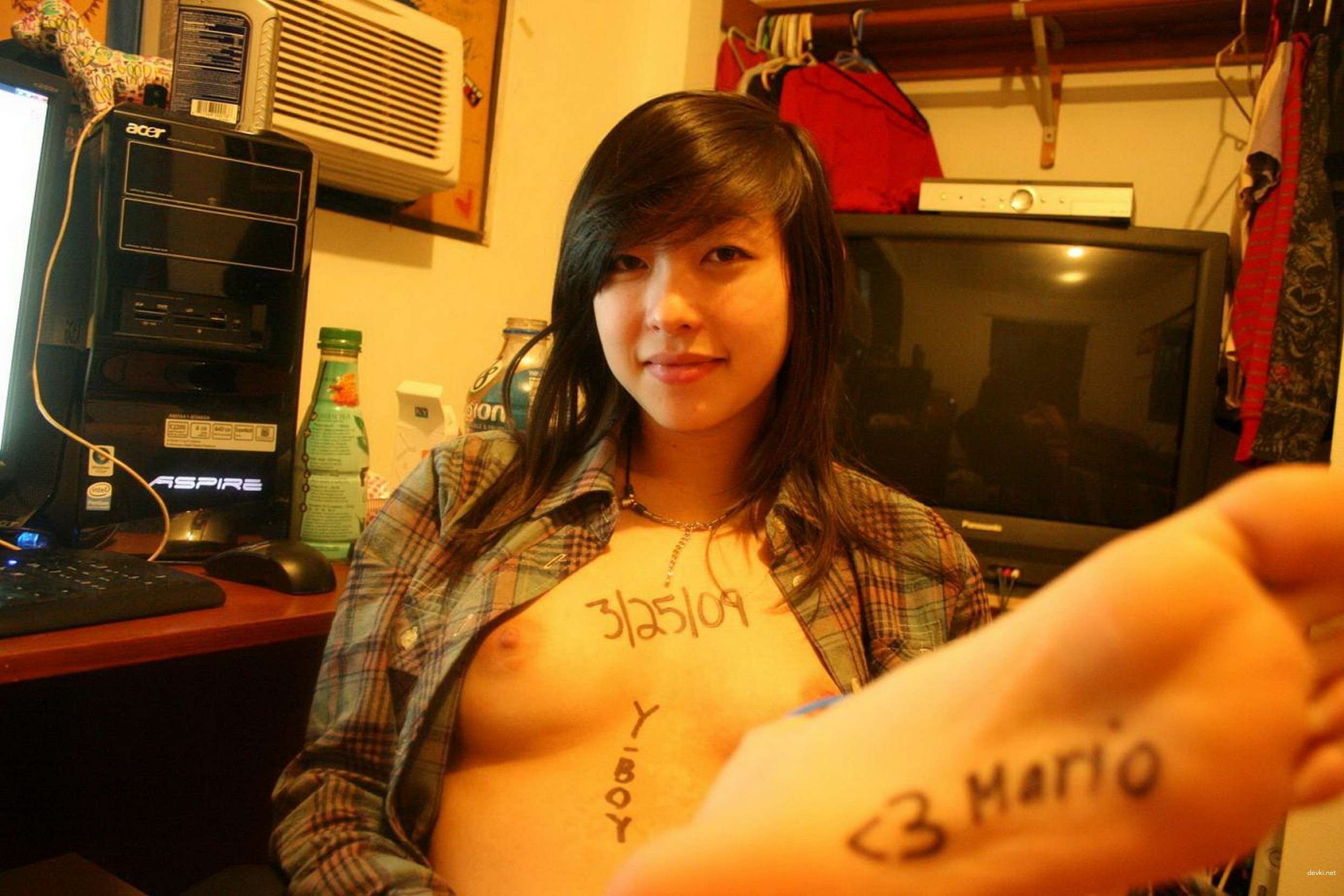 Asian Amateur Rides Dick with Pussy - Explicit Intimate Life Photo