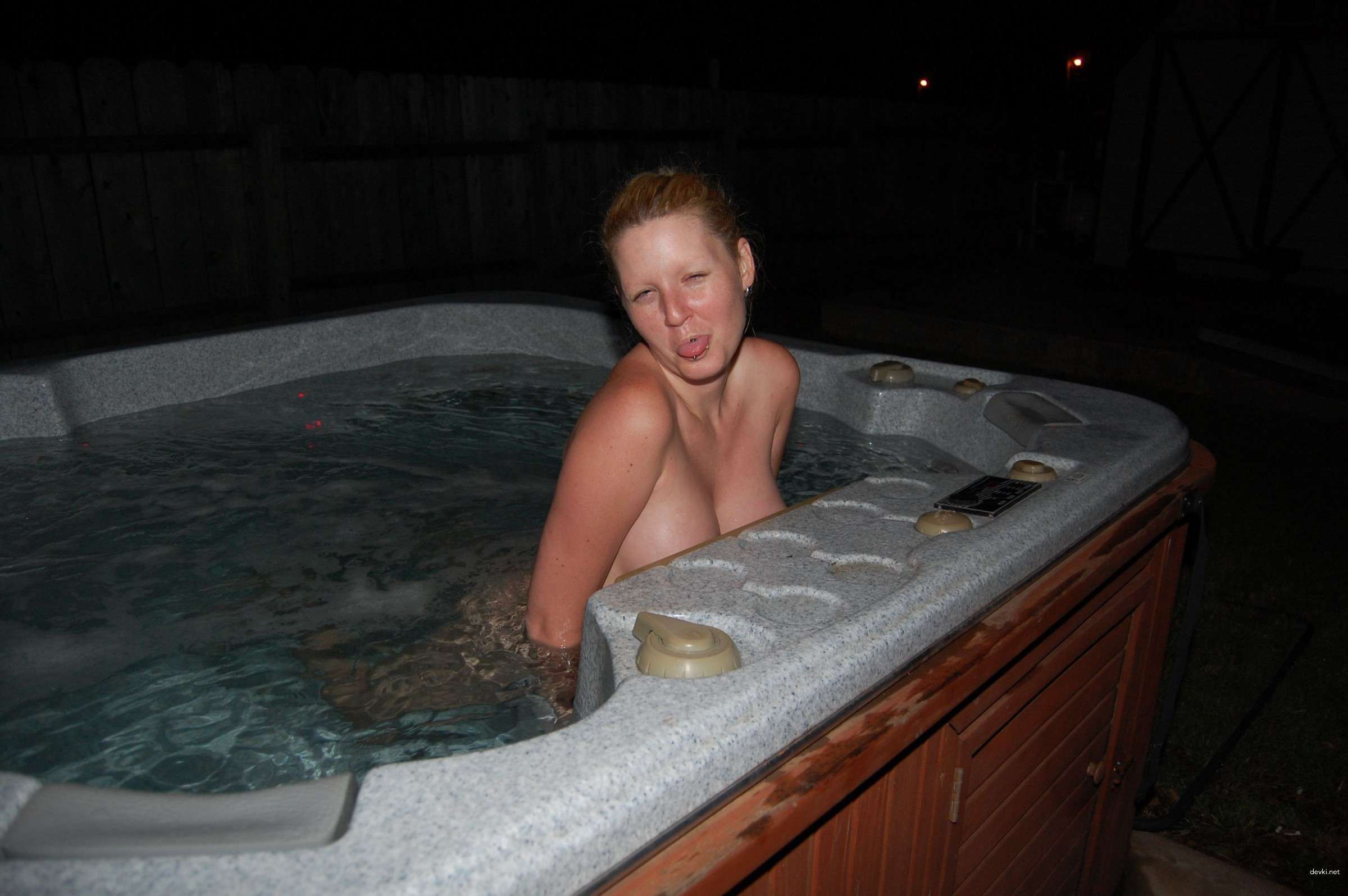 Hot Blonde Amateur Sex Photos: Long-Legged Bombshell in Action