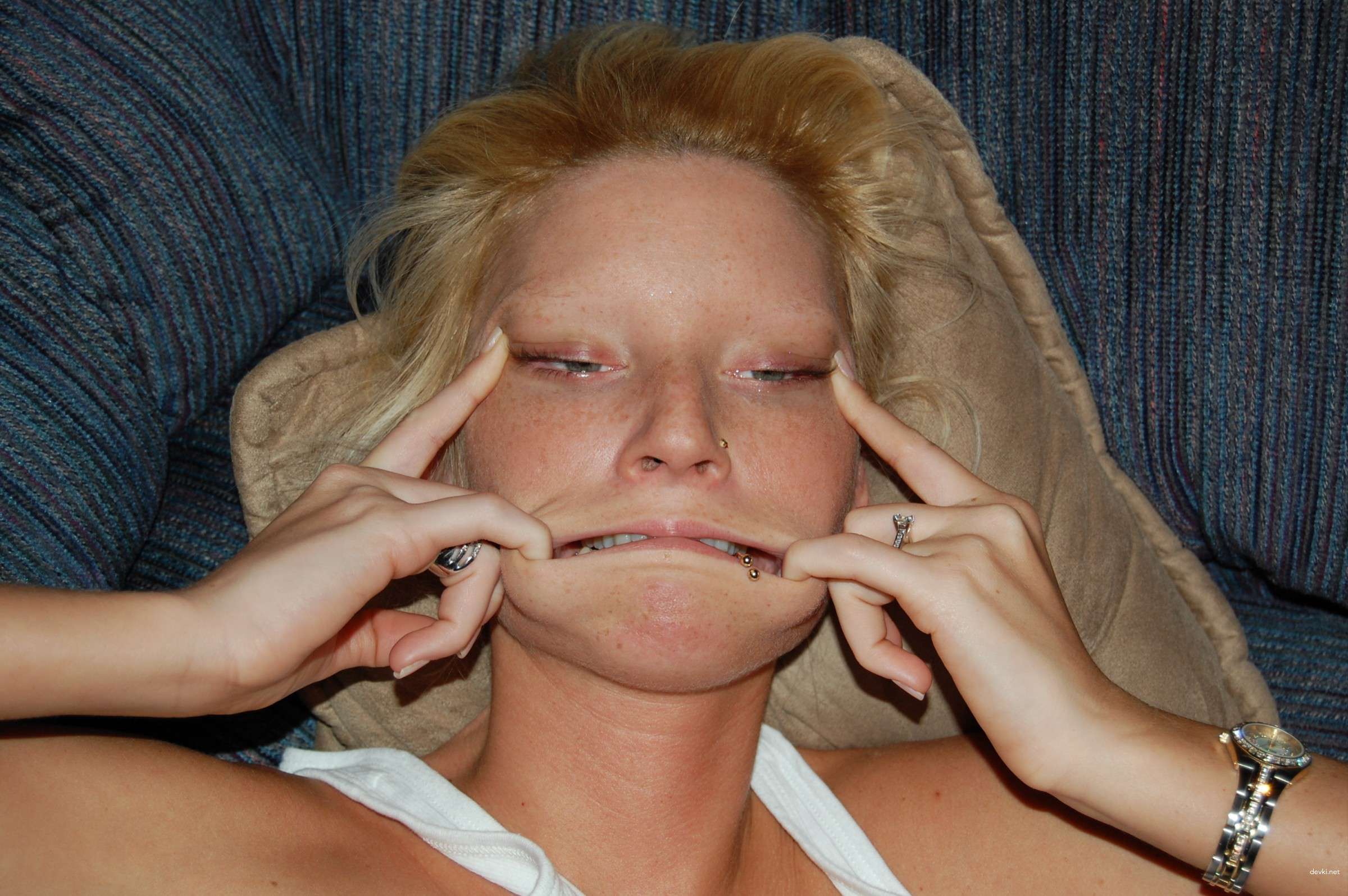 Long-Legged Blonde Shows Off Her Assets in Amateur Porn Pics