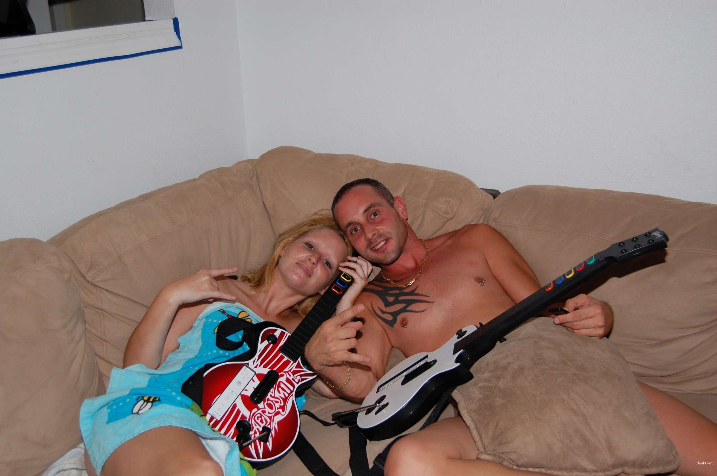 Long-Legged Blonde Shows Off Her Assets in Amateur Porn Pics