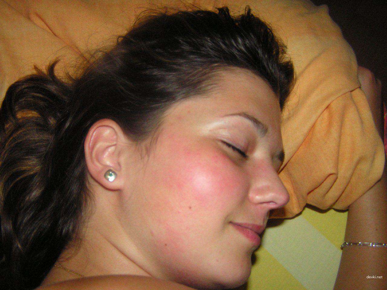 Amateur Porn: Sexy Chick with Hot Ass Gets Naughty in Explicit Photos