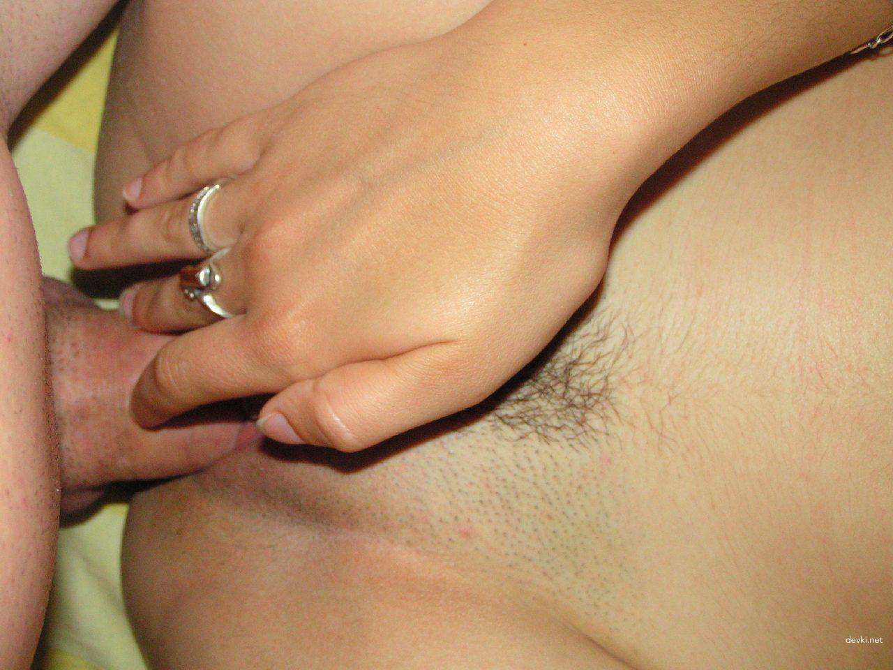 Amateur Porn: Sexy Chick with Hot Ass Gets Naughty in Explicit Photos