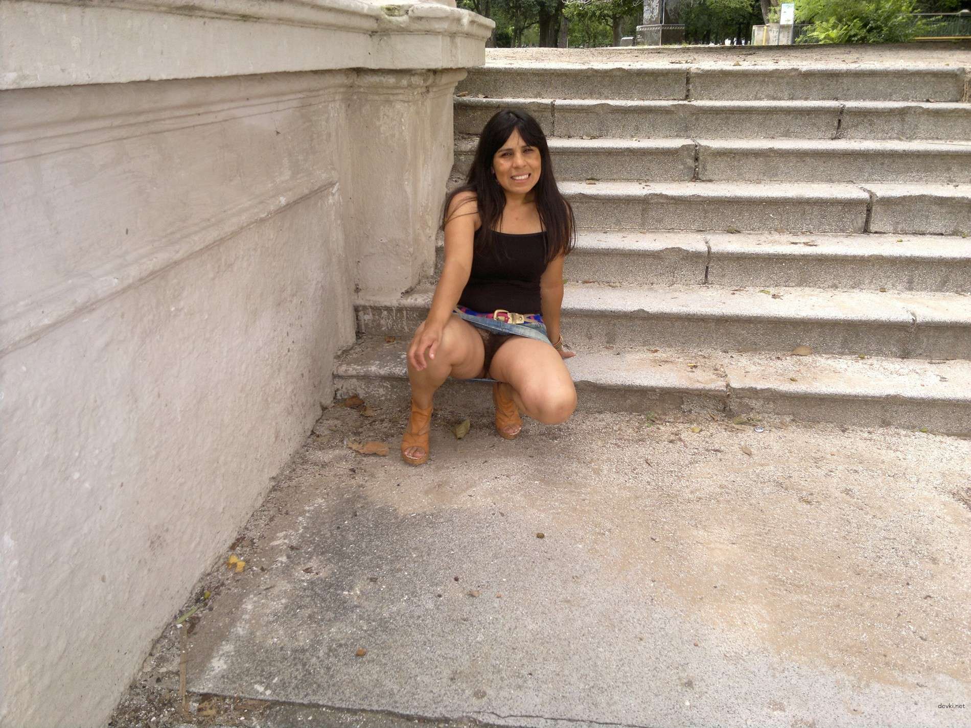 Mature Bitch with Hairy Pussy in Amateur Porn Photo Shoot