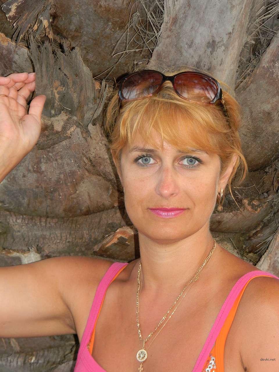 Sultry Amateur Woman Exuding Elegance - Sensual and Seductive Beauty Captured in Photos