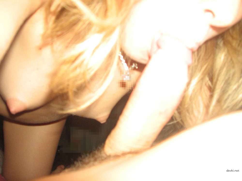 Hot Girl Gives Amazing Blowjob in Amateur Porn Photo