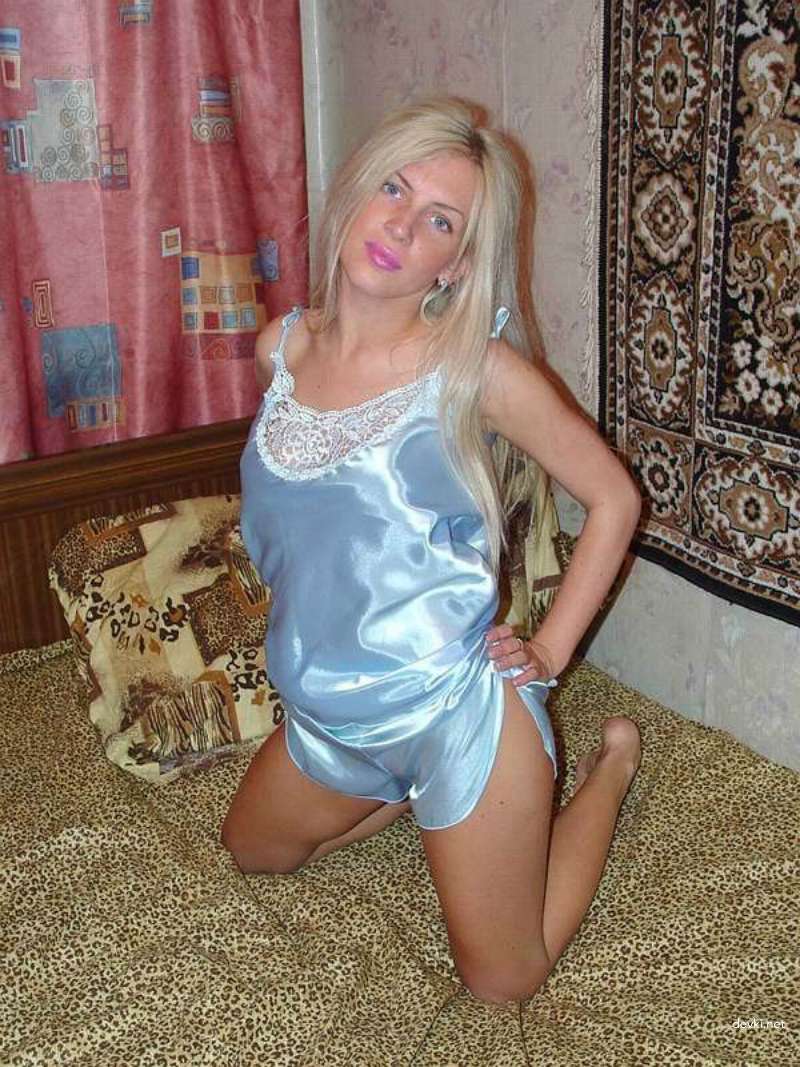 Explicit Private Photos of Juicy Blonde Amateur - Uncensored XXX Pics