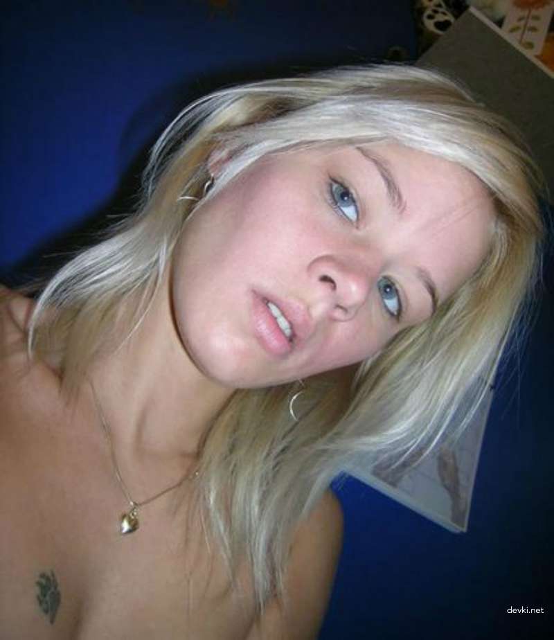 Amateur Babe Poses During Hot Sex Session - Explicit Amateur Porn Photo