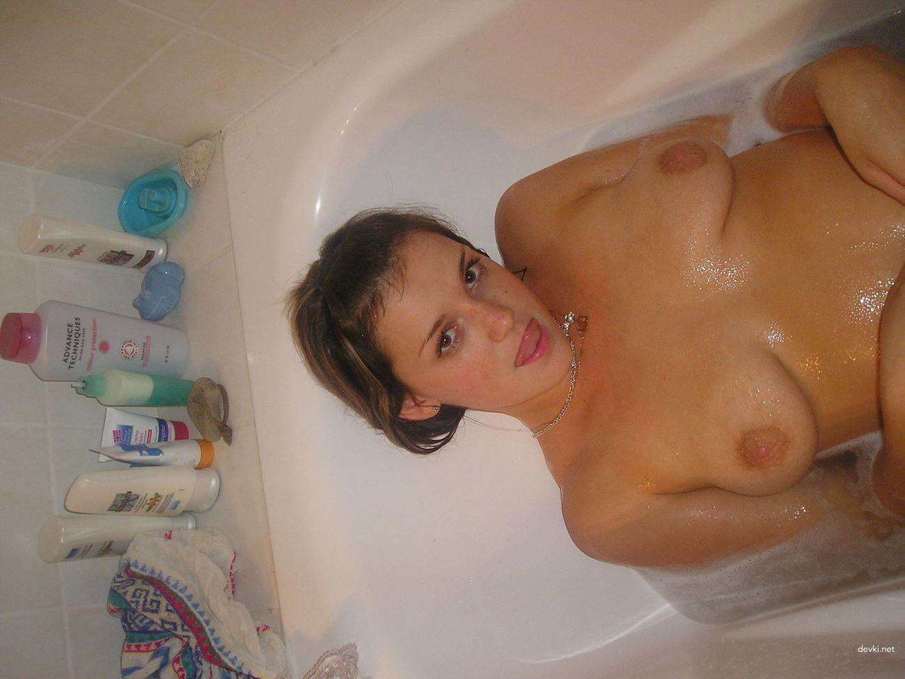 Steamy Bathroom Amateur Photo - Hot and Wet Shower Fun