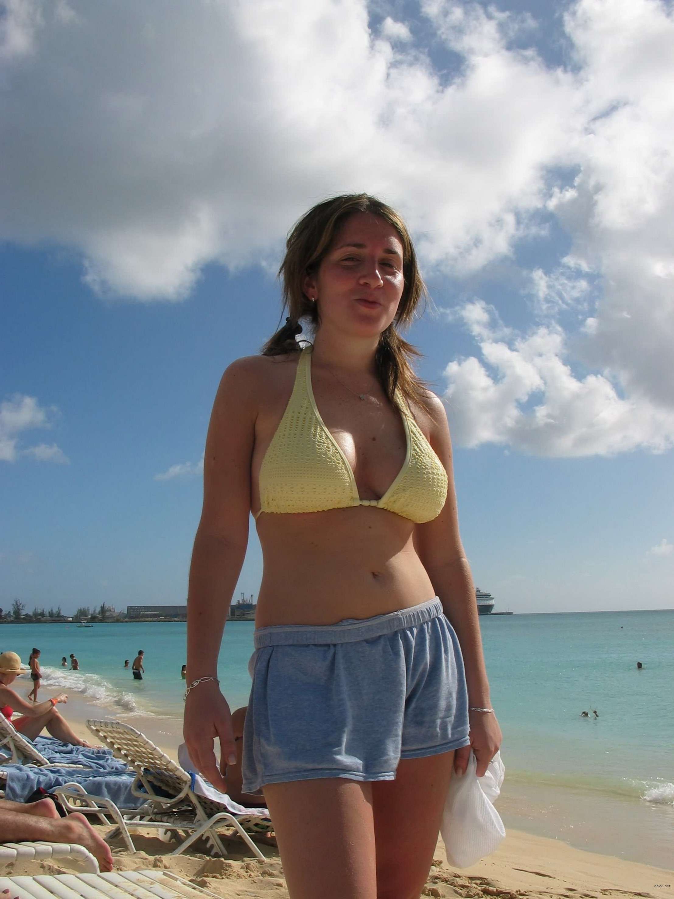 Wife Gives Blowjob to Husband: Amateur Porn Photo - Explicit Oral Sex Action