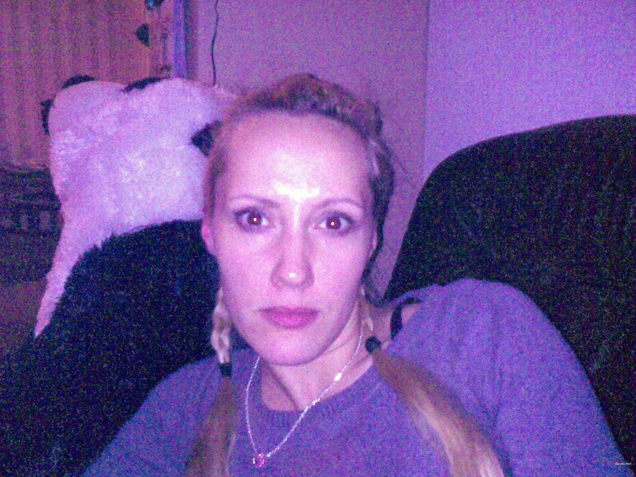 Sultry Brunette Amateur Porn: Sexy Skinny Babe in Explicit Action