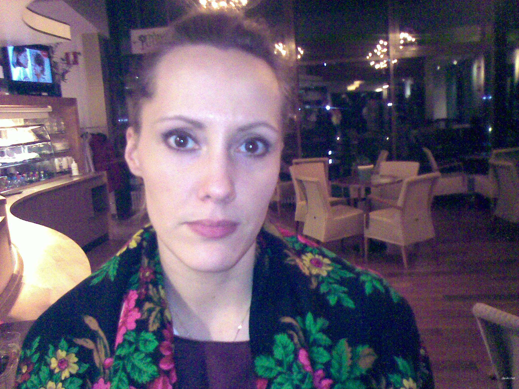 Sultry Brunette Amateur Porn: Sexy Skinny Babe in Explicit Action