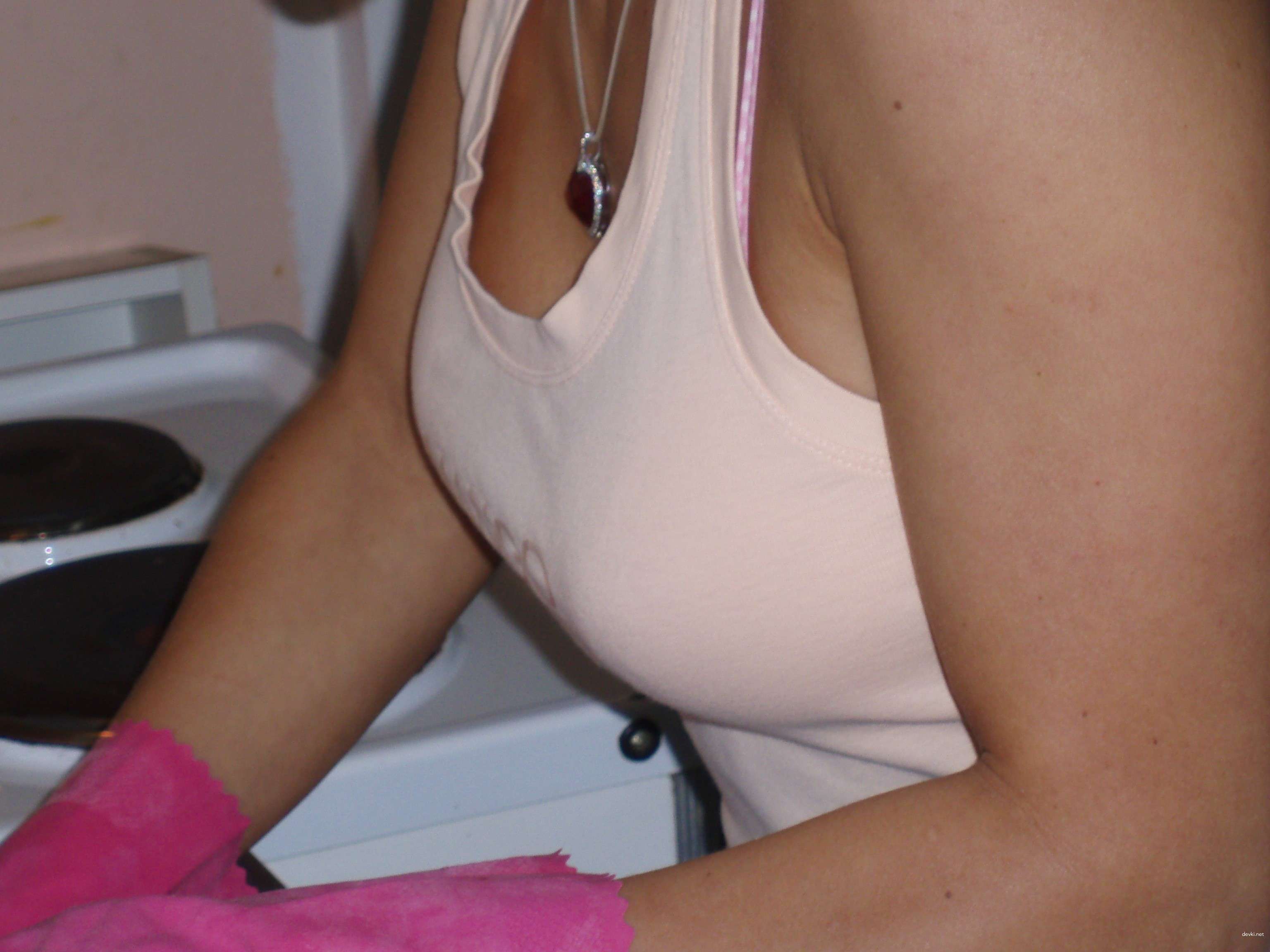 Sultry Brunette Amateur Porn: Sexy Skinny Babe in Explicit Action