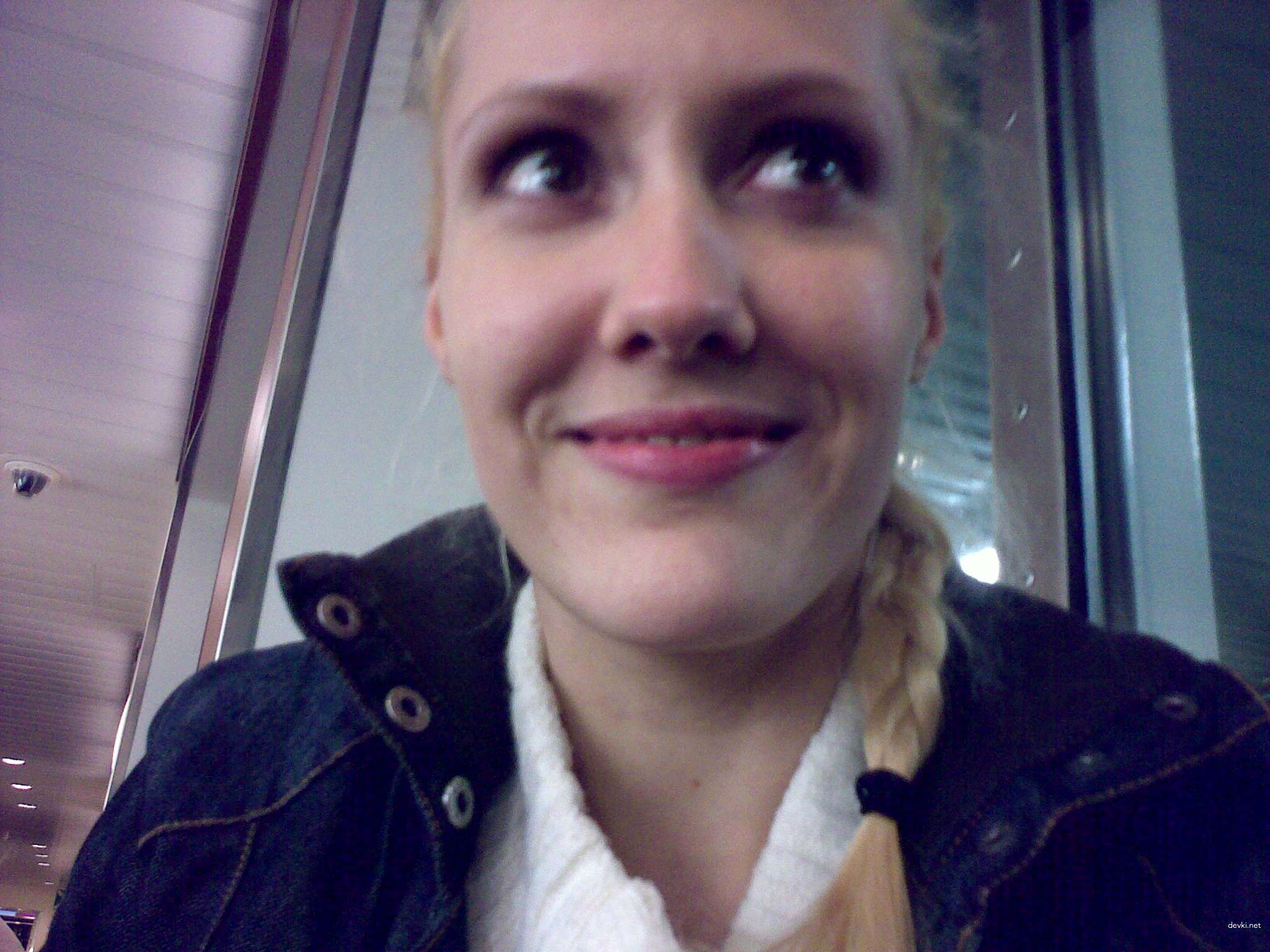 Sultry Brunette Amateur Porn: Sexy Skinny Babe in Explicit Action