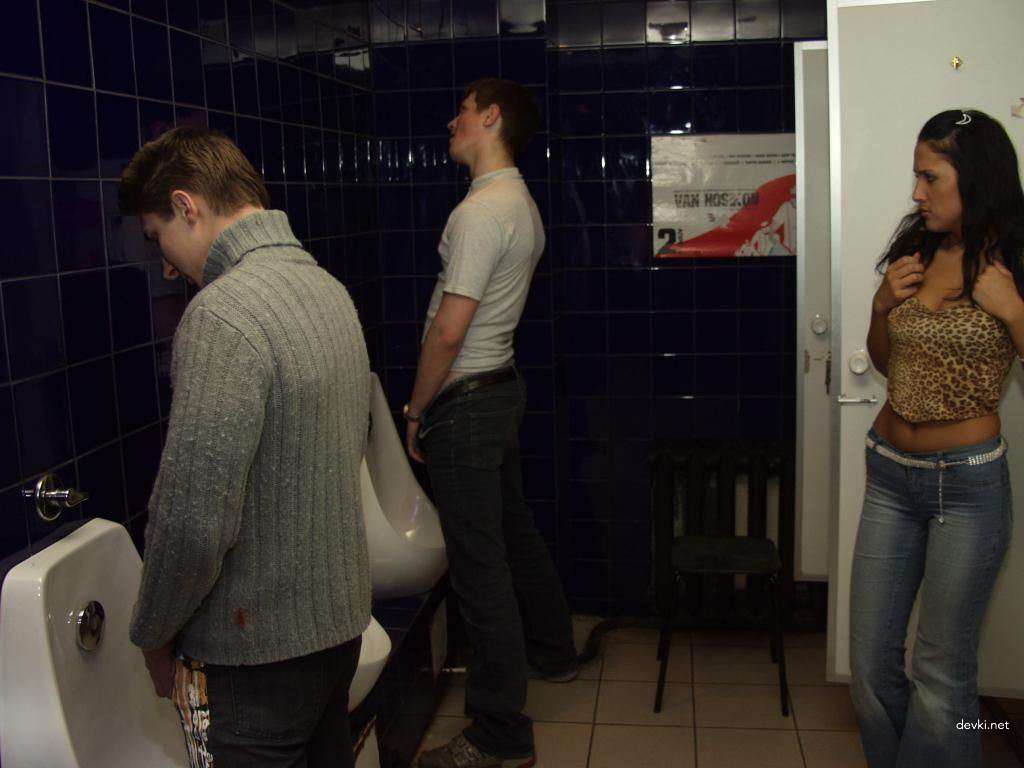 Anonymous Girl Fucked in Cabin: Amateur Porn Photo