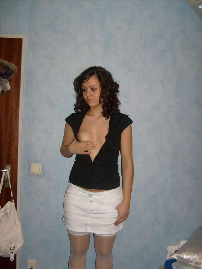 Amateur Brunette Home Strip Tease - Explicit Naked Dancing Show