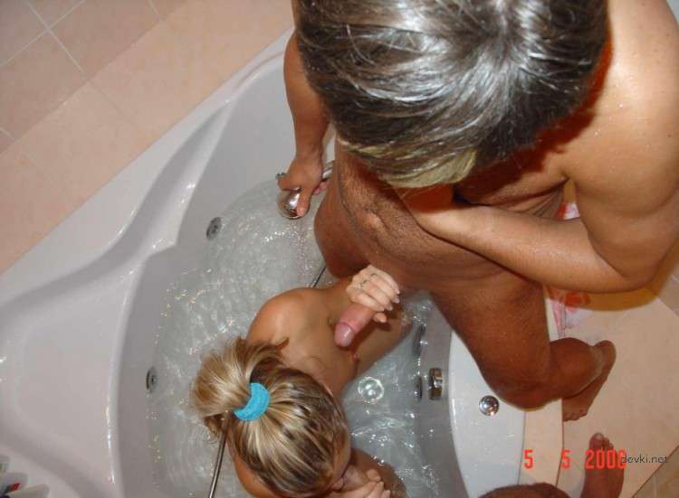 Bisexual Blonde with Hot Body in Amateur Porn Photo