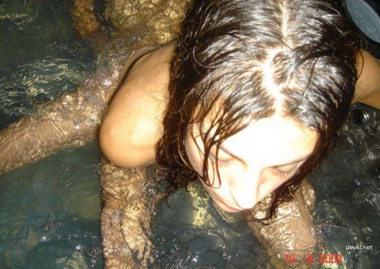 Wild Jacuzzi Orgy: Amateur Group Sex Photos