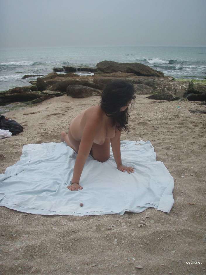 Naked BBW Beach Voyeur: Explicit Amateur Porn Photo