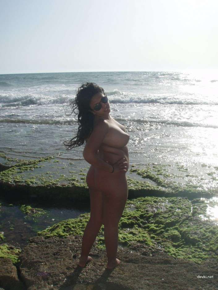 Naked BBW Beach Voyeur: Explicit Amateur Porn Photo