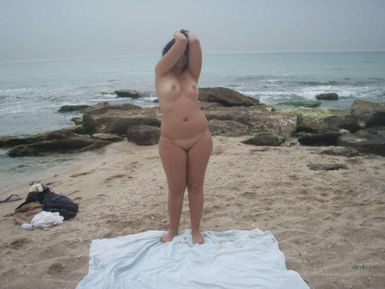 Naked BBW Beach Voyeur: Explicit Amateur Porn Photo