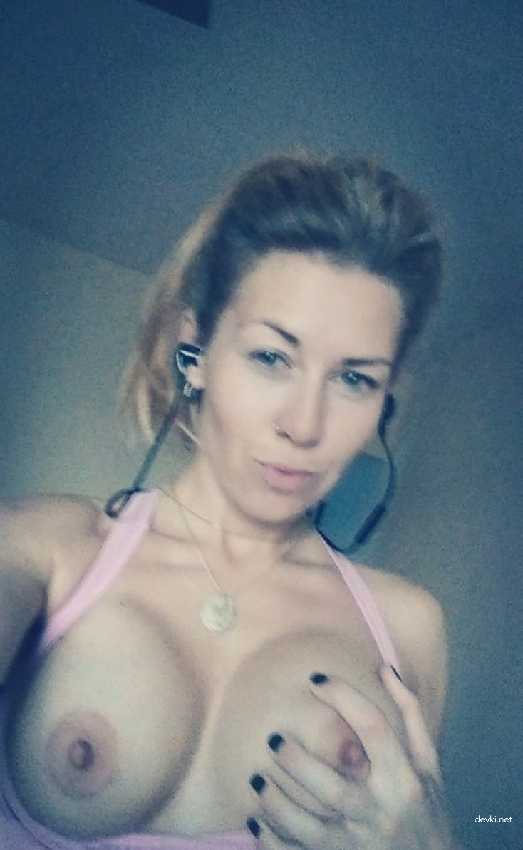 Hot Blonde Loves Hardcore Fucking: Amateur Porn Pics