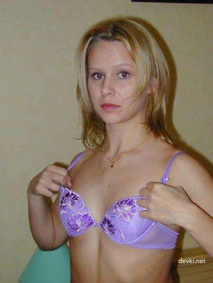 Blonde Wife Amateur Porn: Explicit Homemade Photos