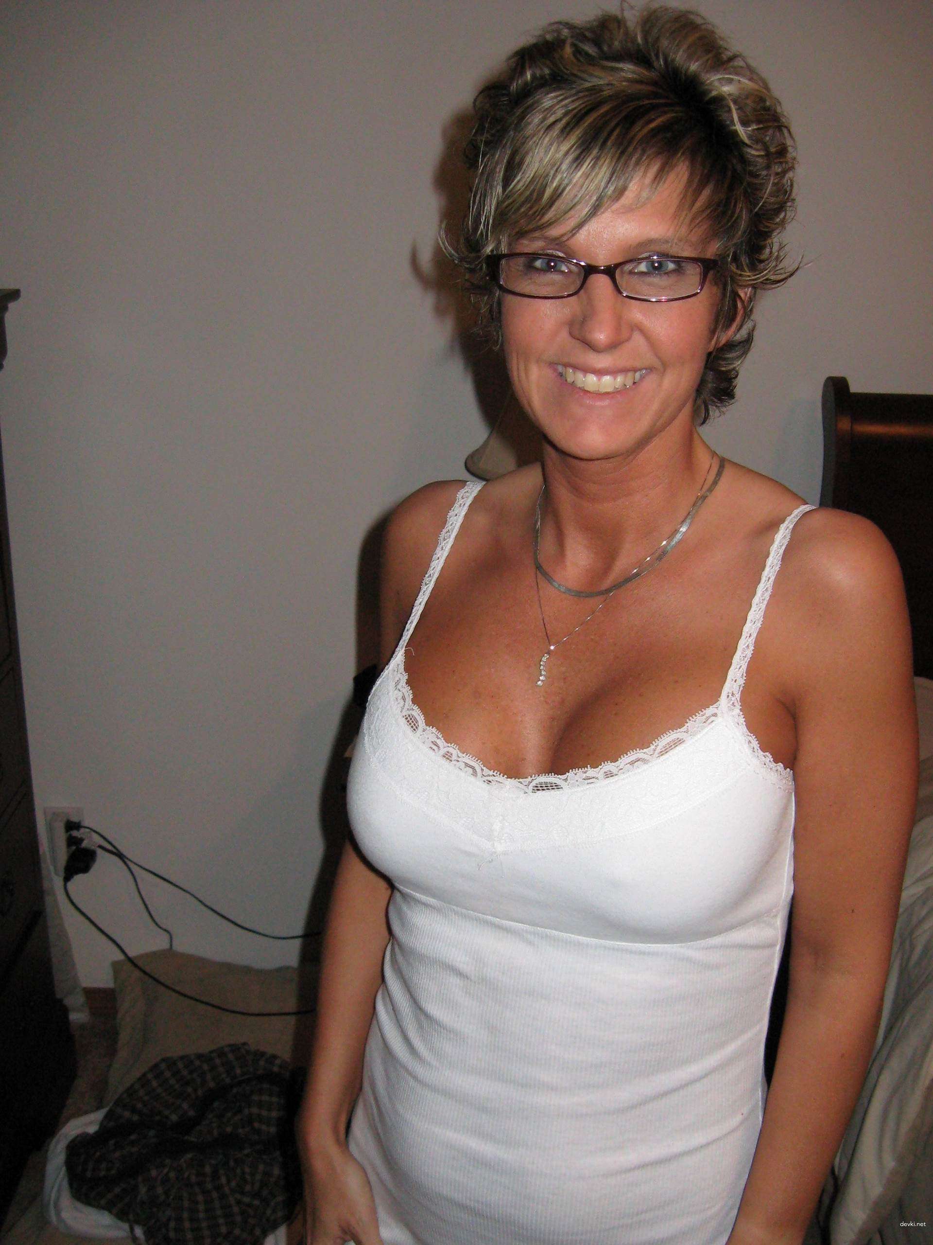 Mature Anal Amateur Porn: Hot Ass Drilling Action!