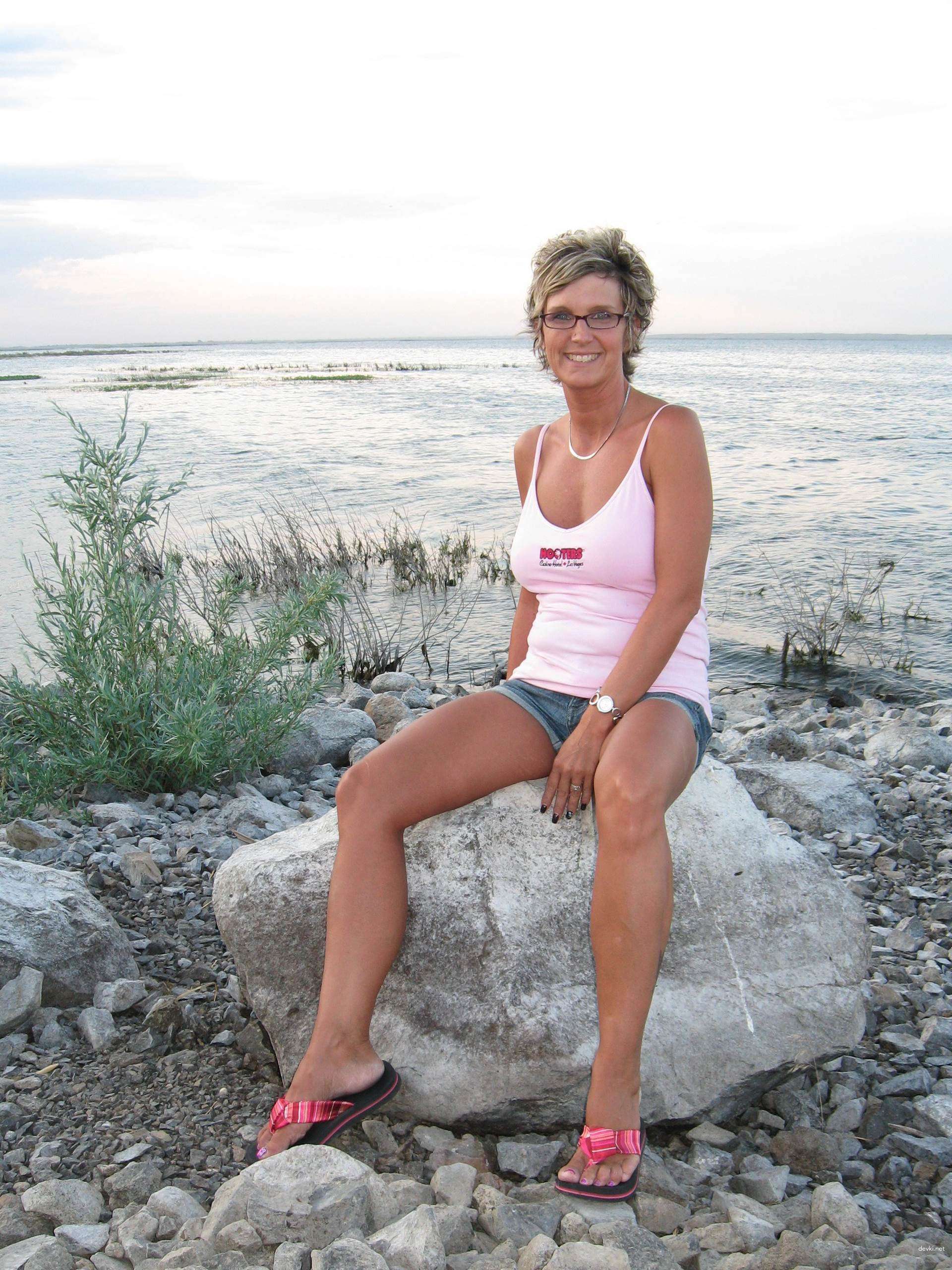 Mature Anal Amateur Porn: Hot Ass Drilling Action!