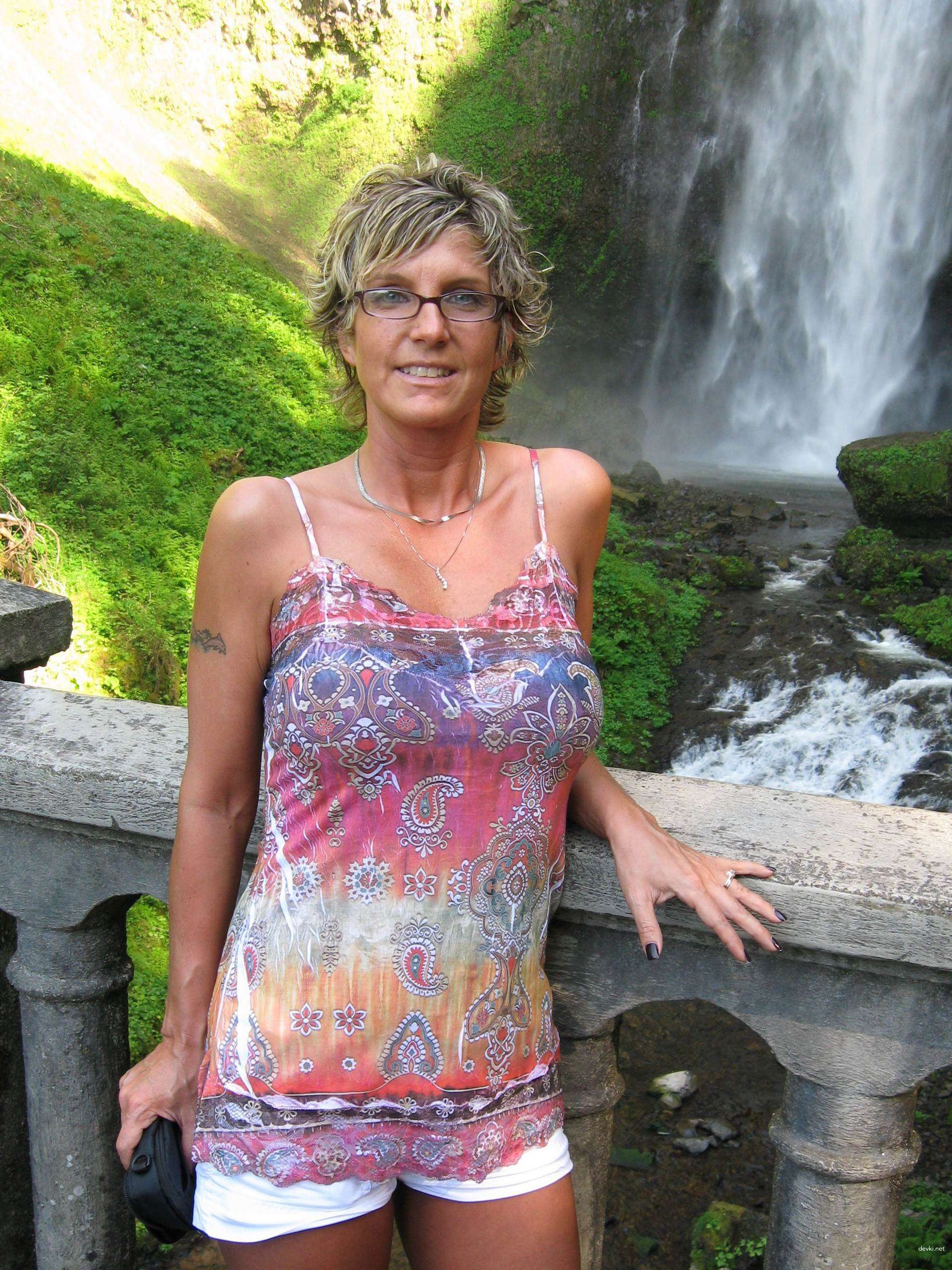 Mature Anal Amateur Porn: Hot Ass Drilling Action!