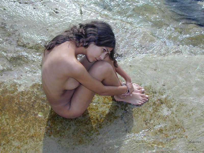 Skinny Nude Amateur Poses Boldly at the Sea - Explicit Beach Photoshoot