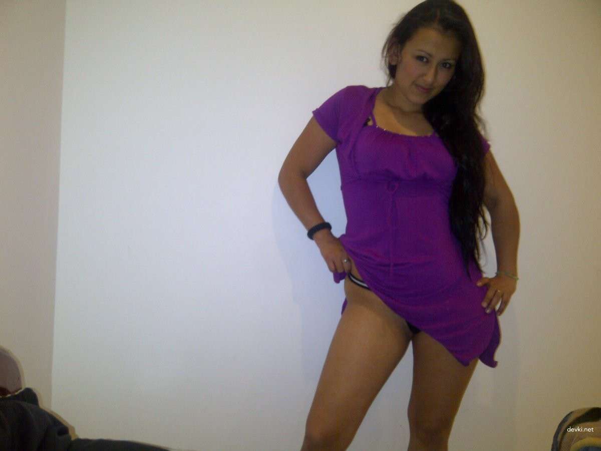 Amateur Babe Strips and Fucks on Camera - Explicit Homemade Porn