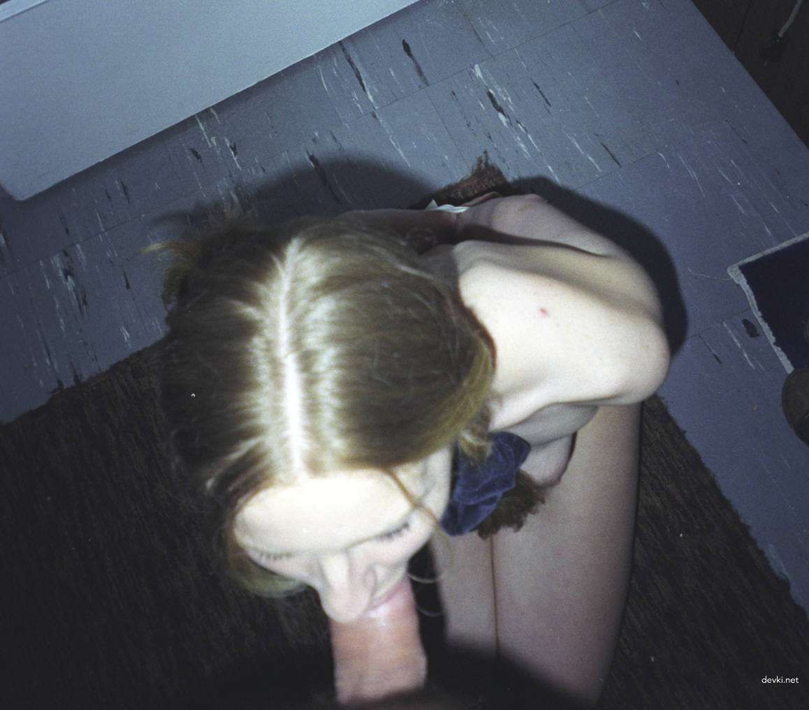 Skinny Amateur Girl's Explicit Homemade Porn Photo Shoot