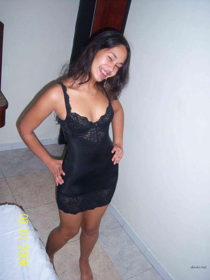 Naughty Slut Gets Naked and Fucks - Explicit Amateur Porn Photos