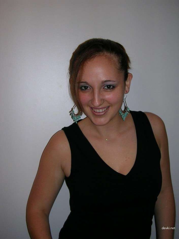 Sexy Amateur in Stockings Gets Naughty in Explicit Sex Photos