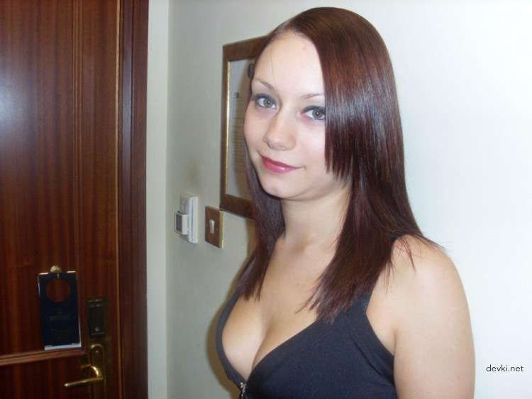 Naughty Amateur Babe Eager for Explicit Fun - XXX Amateur Porn Photos