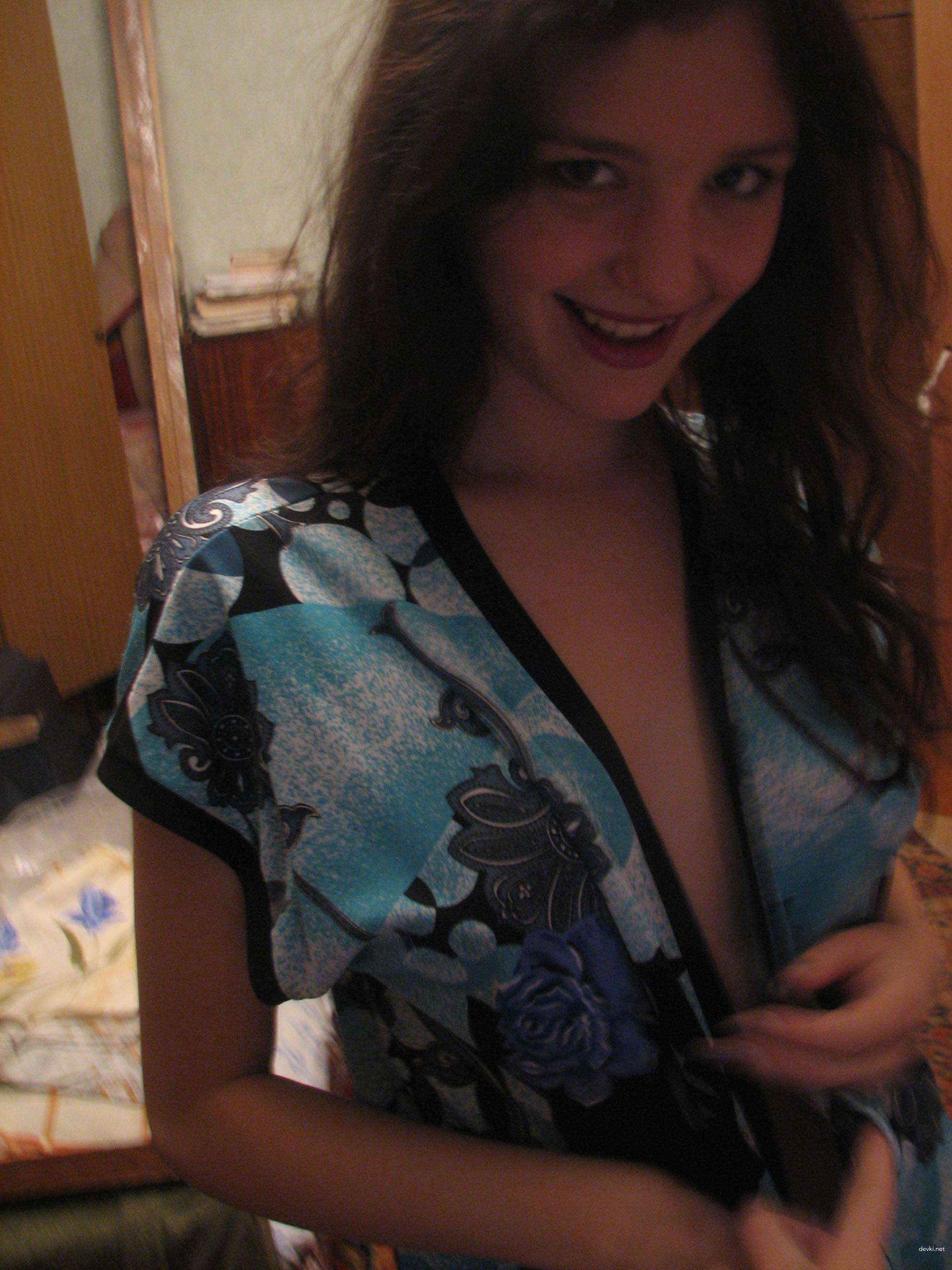 Private Student Amateur Photo: Explicit College Girl Selfies