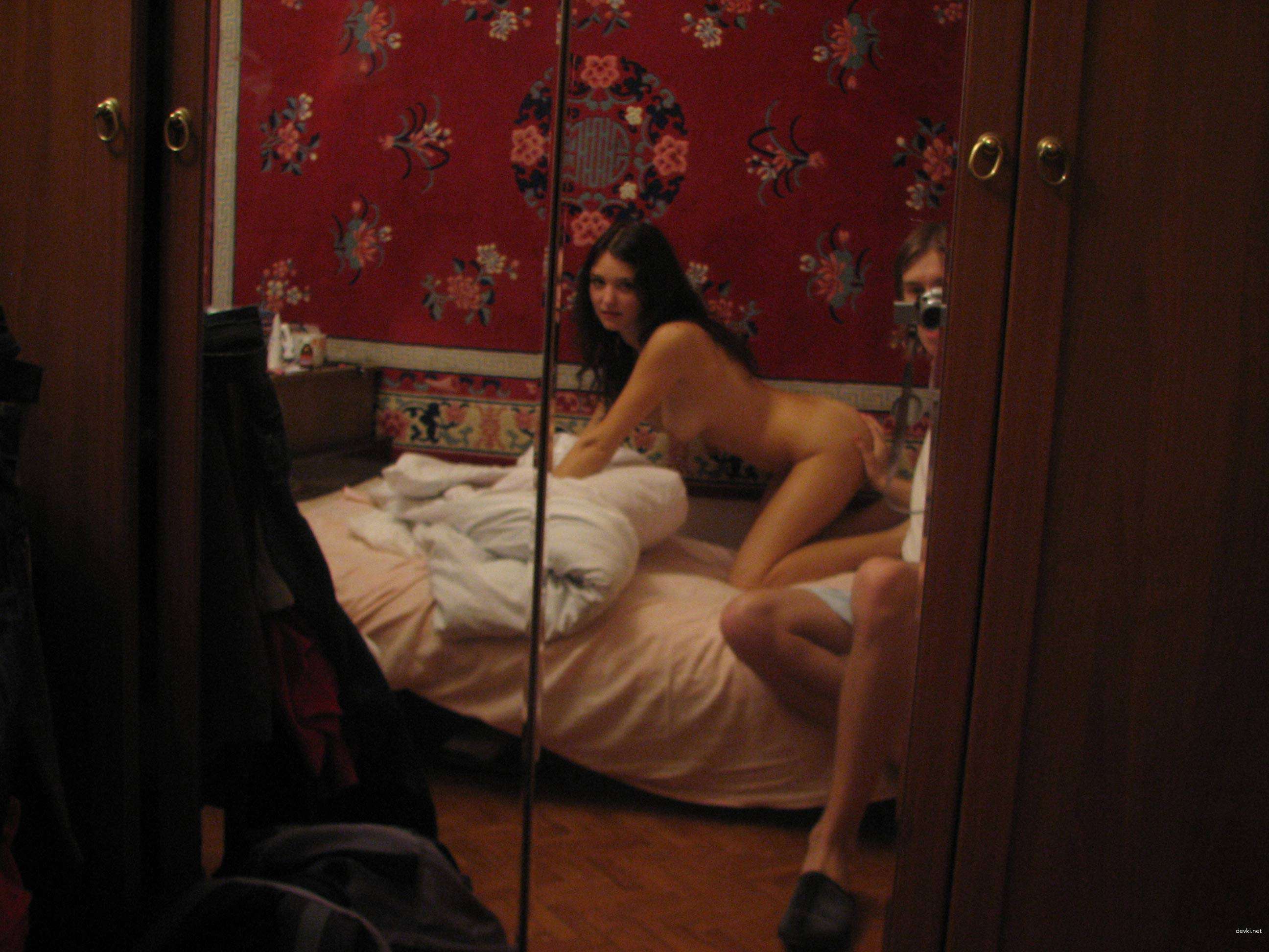 Private Student Amateur Photo: Explicit College Girl Selfies