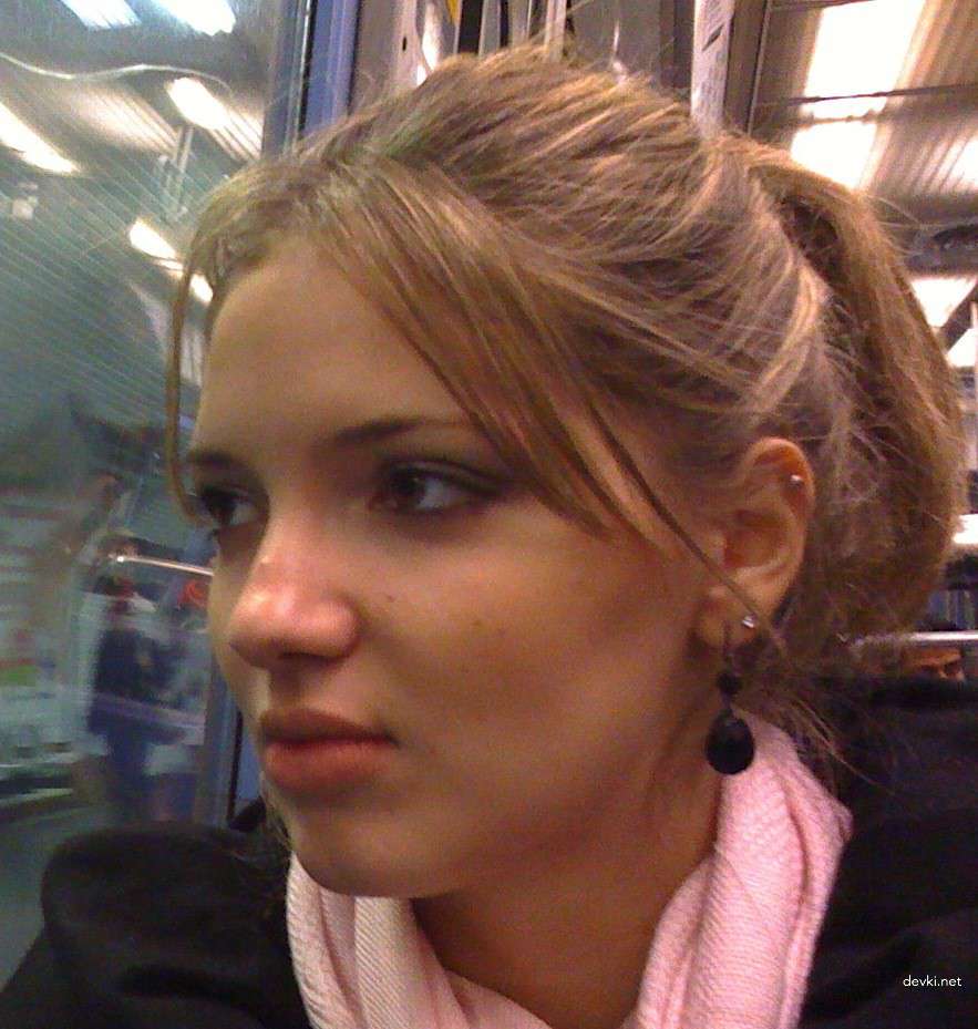 French Student Amateur Porn: Hot Sex Photos with Naughty Coed