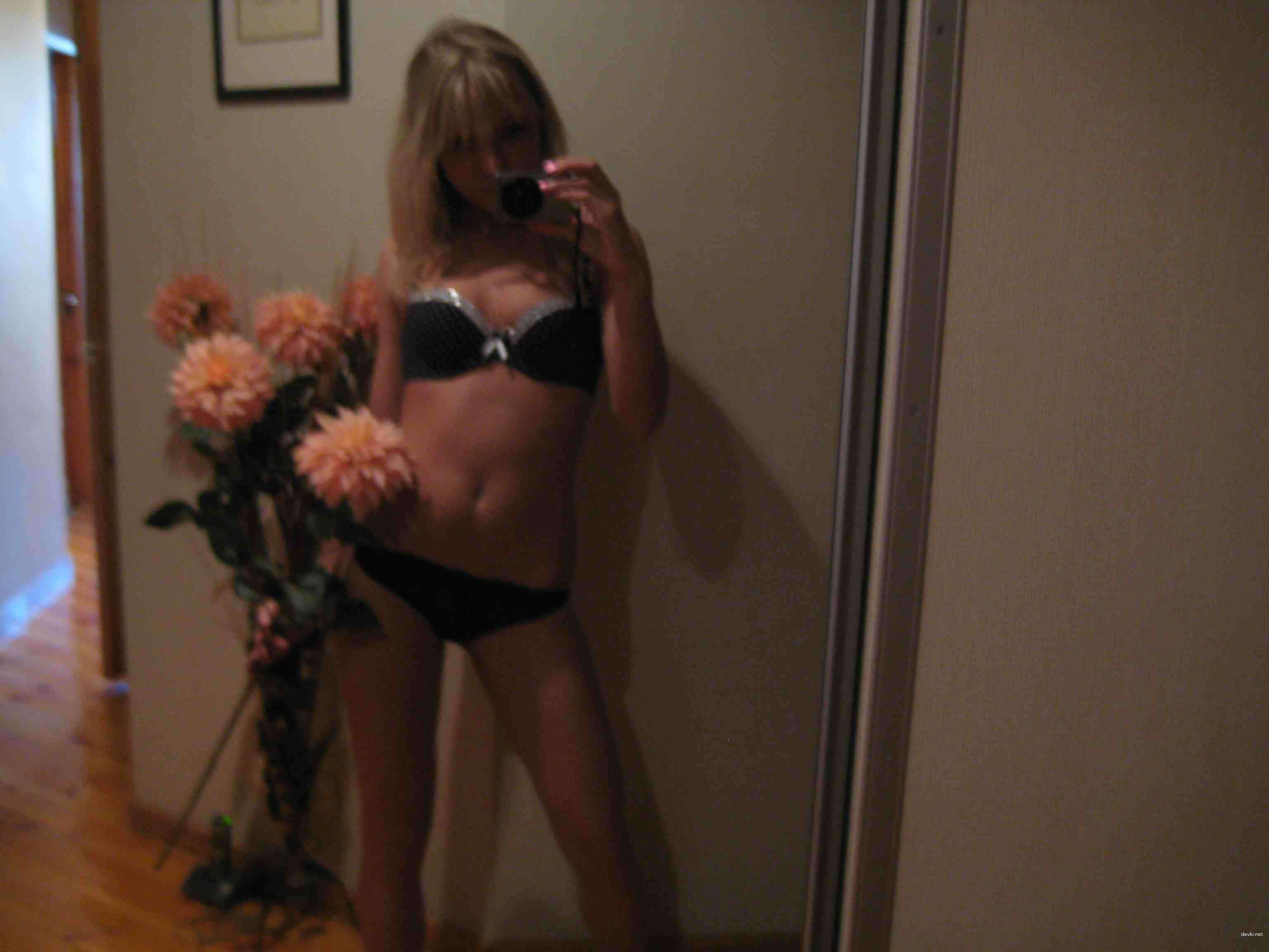Amateur Erotic Photo Submission: Explicit Homemade Erotica Collection