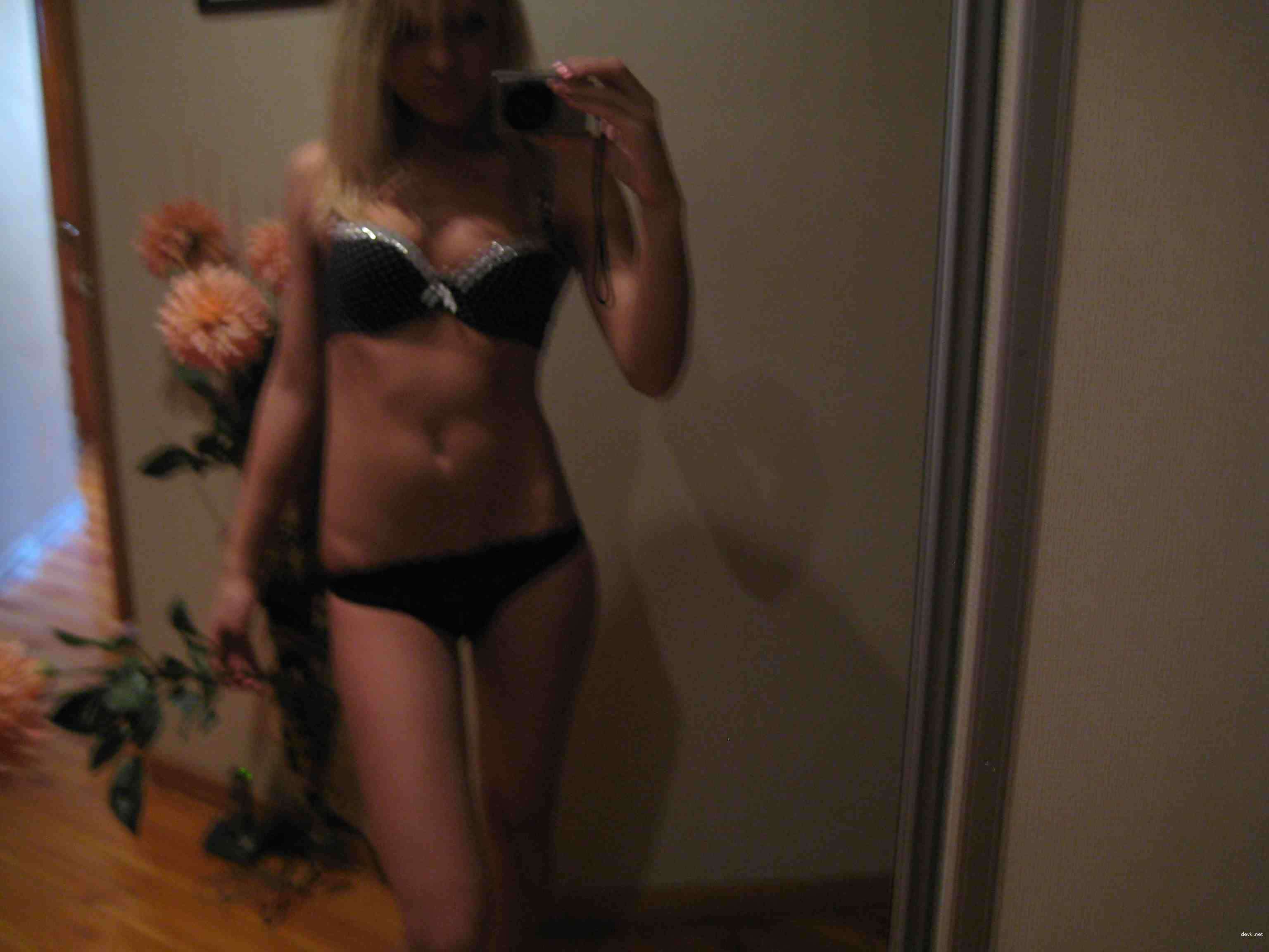 Amateur Erotic Photo Submission: Explicit Homemade Erotica Collection