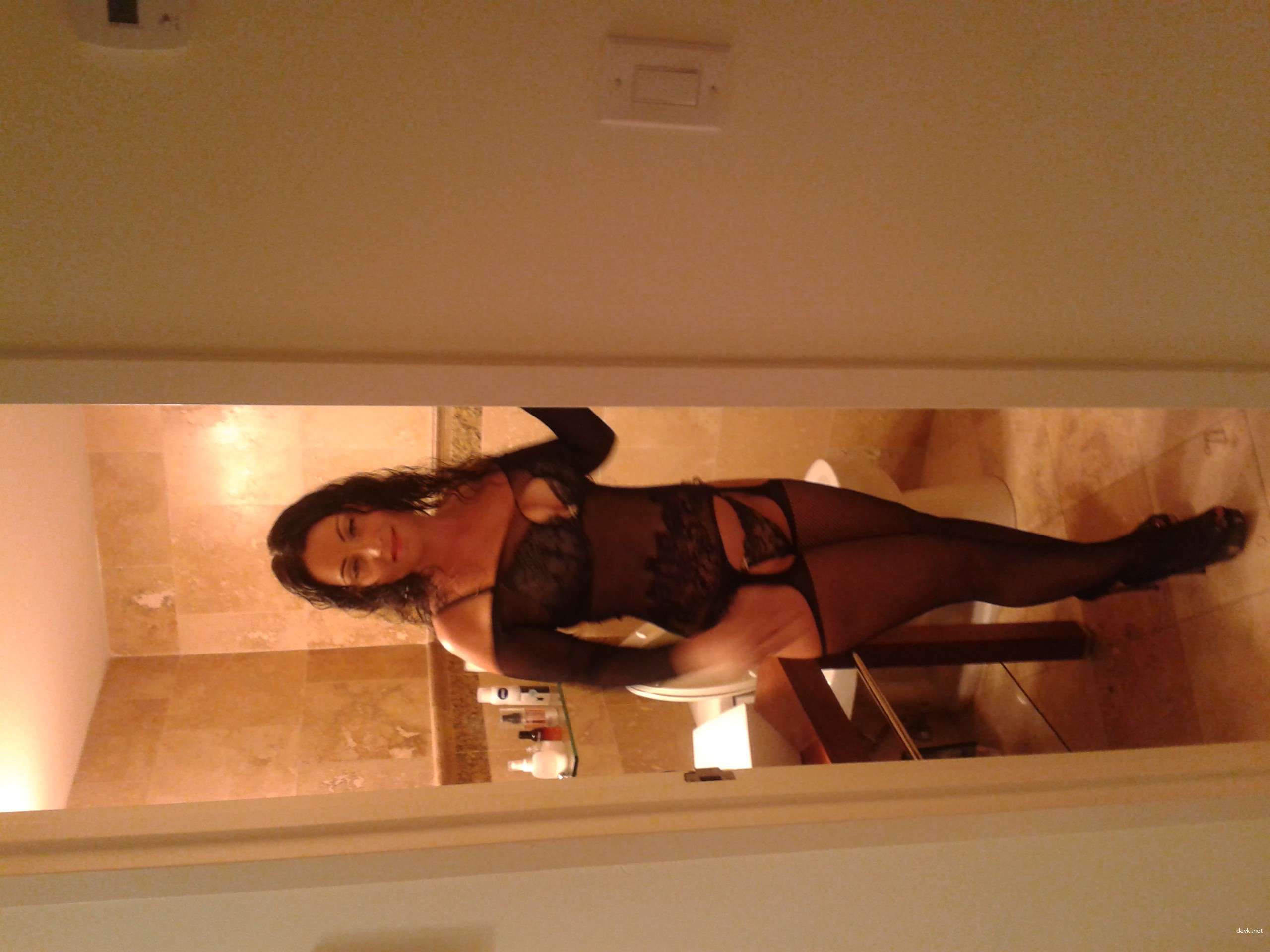 Amateur Porn Starlet Takes It All Off in Explicit Photoshoot