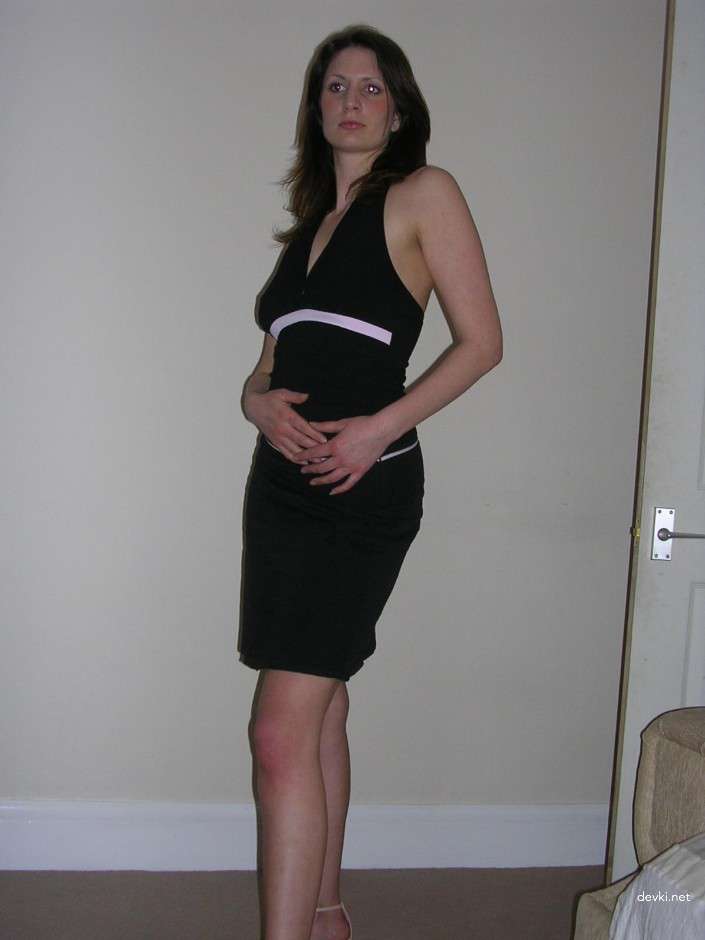 Amateur Woman's Explicit Home Photoshoot: Uncensored XXX Pictures