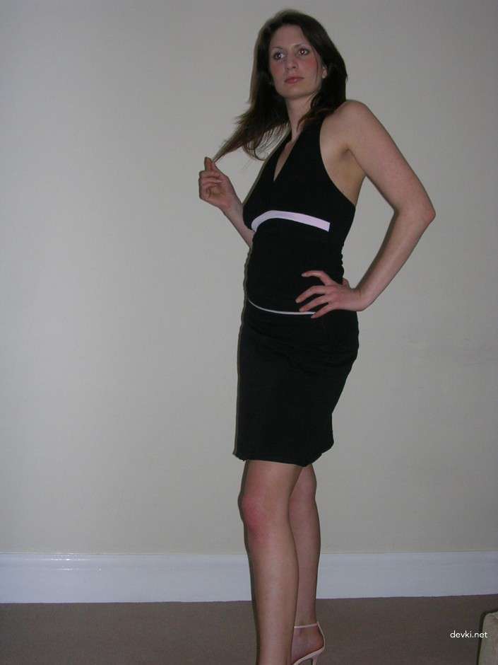 Amateur Woman's Explicit Home Photoshoot: Uncensored XXX Pictures