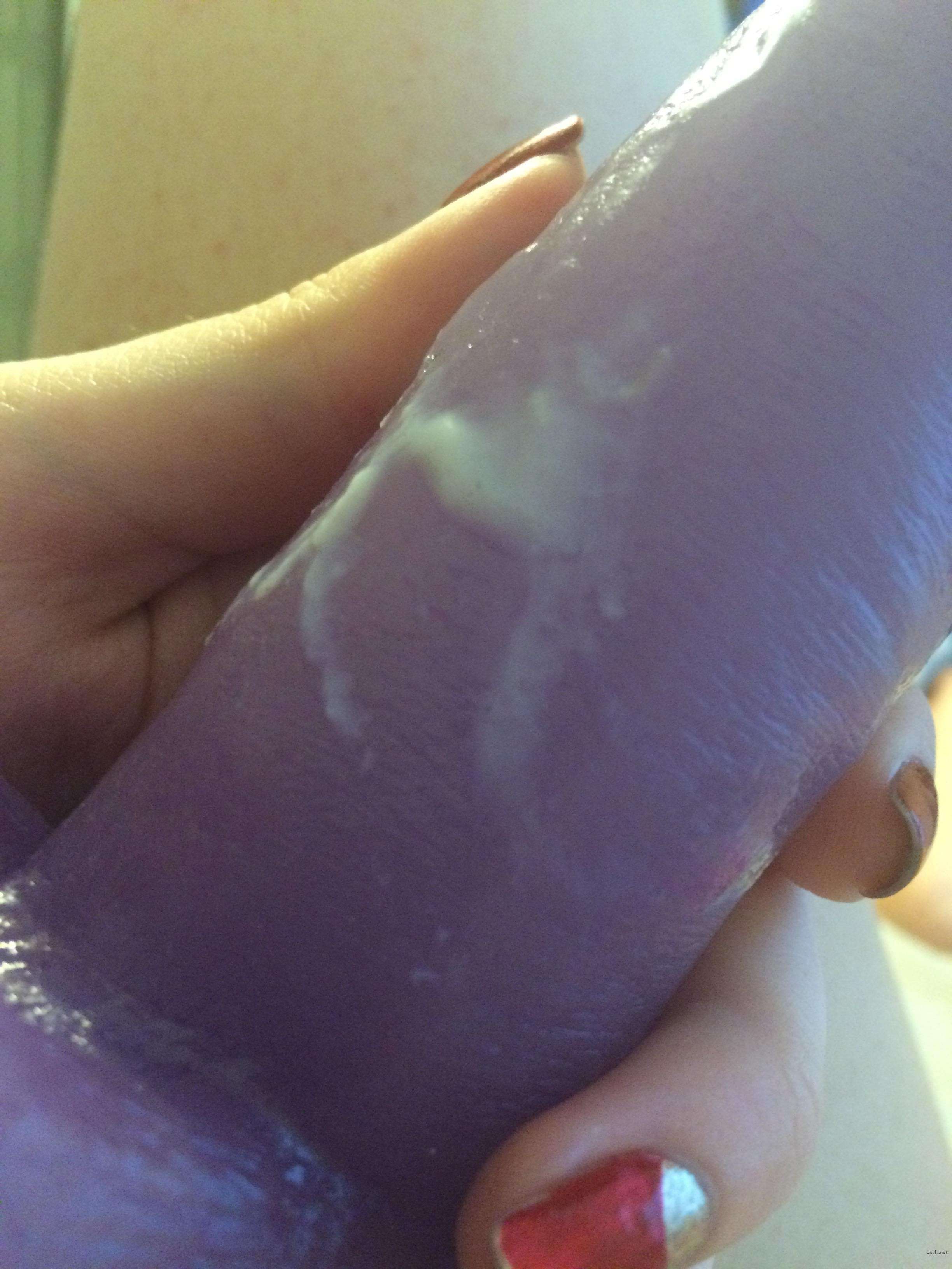 Amateur Babe Flaunts Sexy Body in Explicit Selfies