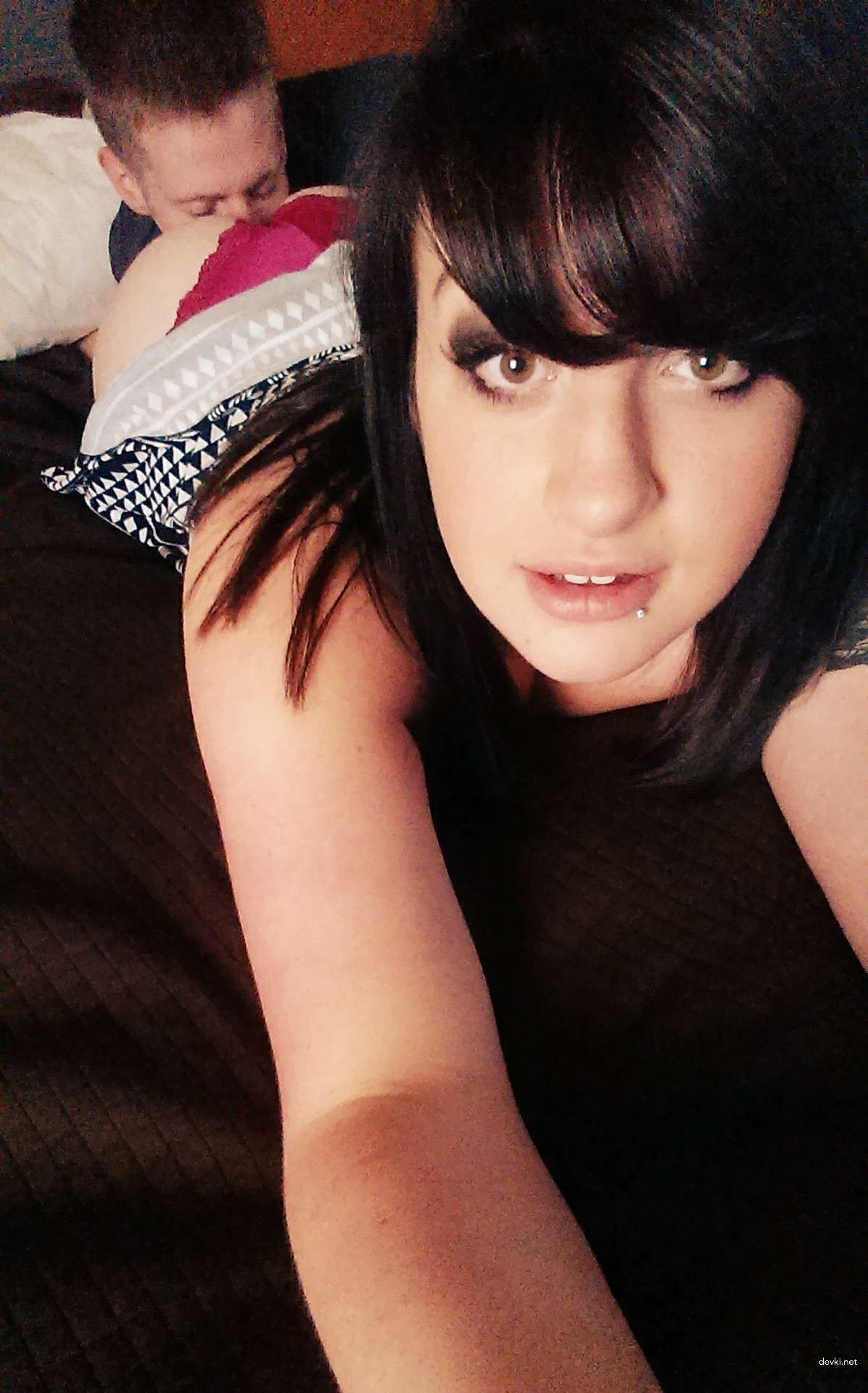 Sexy Brunette's Explicit Selfies: Amateur Porn Photos for Adults