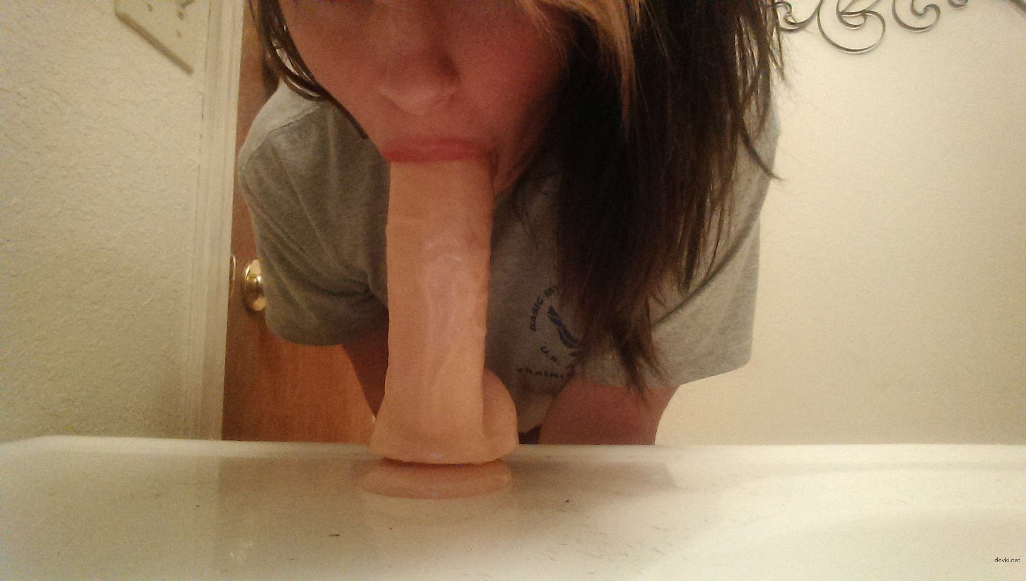 Sexy Brunette's Explicit Selfies: Amateur Porn Photos for Adults